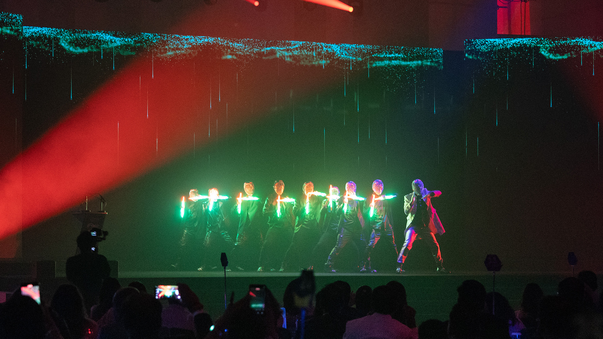 MASKED-SHOWMAN-LED-SHOW1